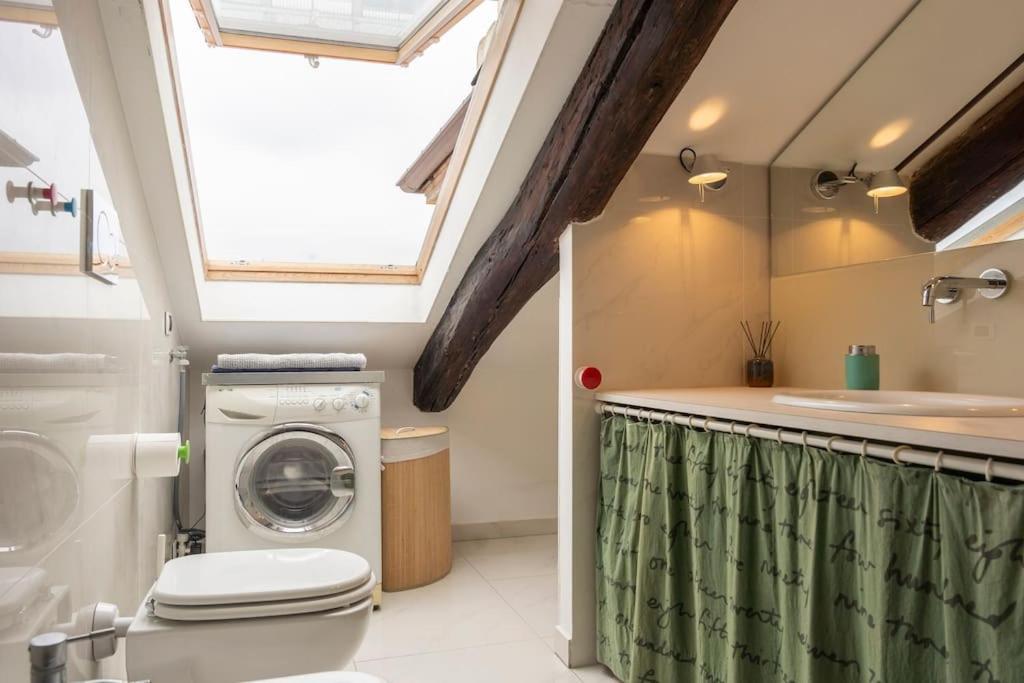 Cozy Attic In The City Center Turin Exteriör bild